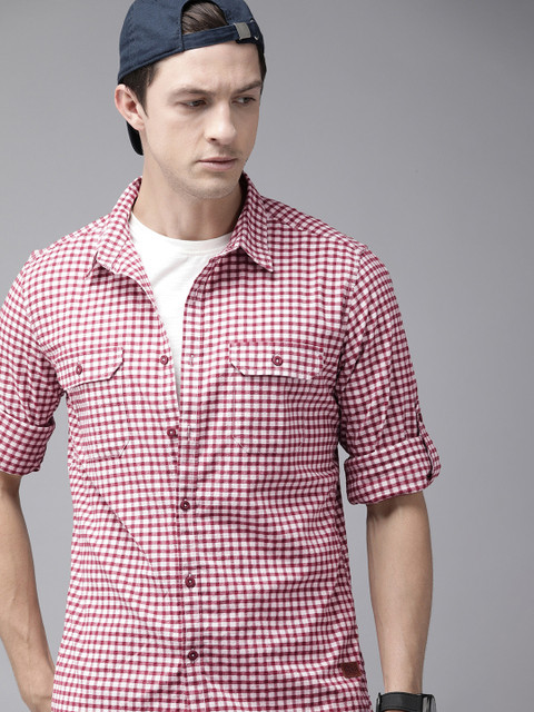 

Roadster Men Maroon & White Gingham Checked Casual Shirt