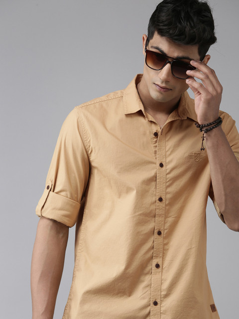 

Roadster Men Brown Solid Slim Fit Casual Shirt