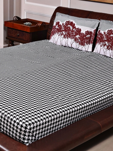 

STELLAR HOME White & Black 144 TC Cotton Double Bedsheet with 2 Pillow Covers