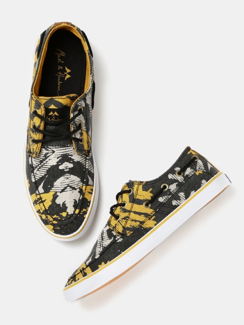 

Mast & Harbour Men Charcoal Grey & Yellow Printed Regular Boat Shoes