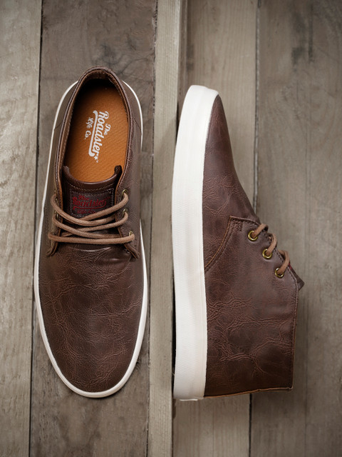 

Roadster Men Brown Sneakers