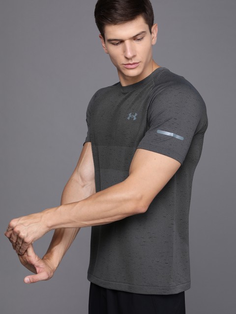 

UNDER ARMOUR Men Charcoal Grey Vanish Seamless Run Colourblocked T-shirt