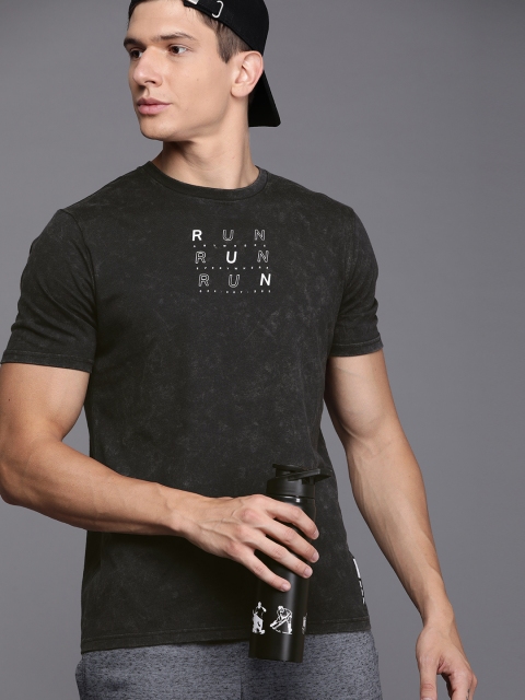 

UNDER ARMOUR Men Charcoal Grey & White Printed Run Anywhere SS Fitted T-Shirt
