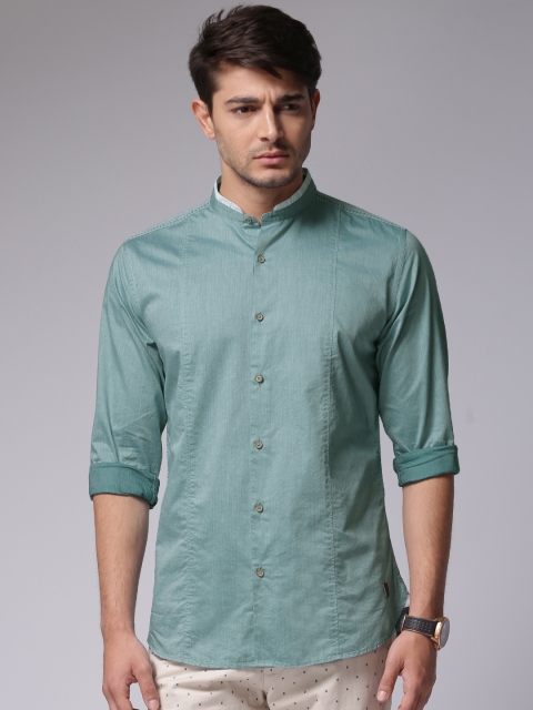 

True Blue Men Green Regular Fit Solid Casual Shirt