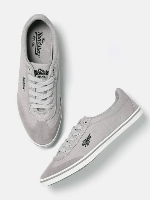 

Roadster Men Grey Sneakers