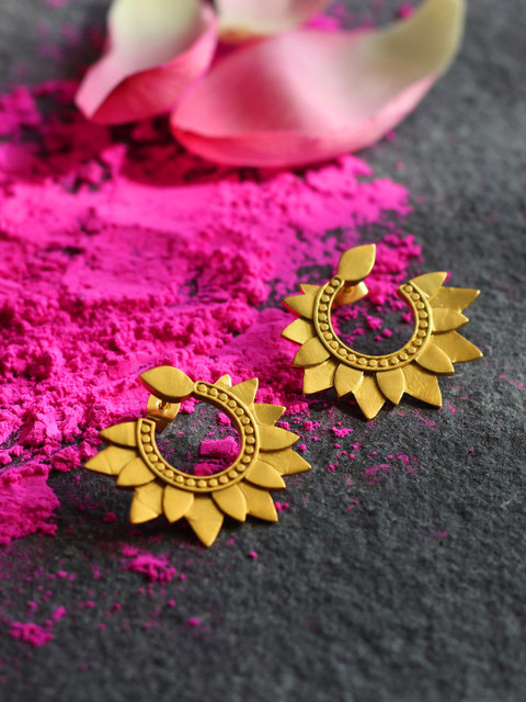 

Amaltaas Gold-Toned Leaf Shaped Chandbalis Earrings