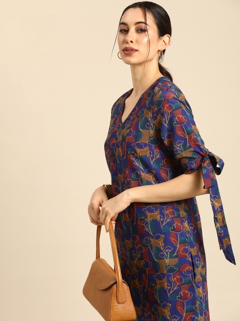 

Anouk Women Navy Blue & Maroon Floral Printed Straight Kurta