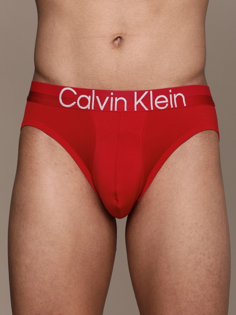 

Calvin Klein Underwear Men Red Solid Briefs NB2973XMK