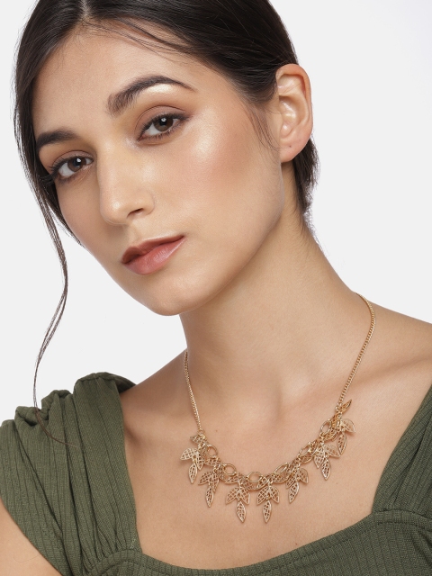 

DressBerry Gold-Toned Etching Leaf Shaped Necklace