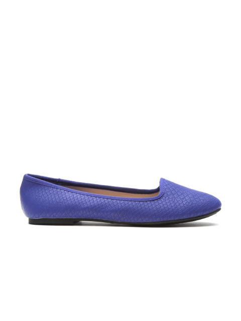 

Qupid Women Blue Textured Square-Toed Ballerinas