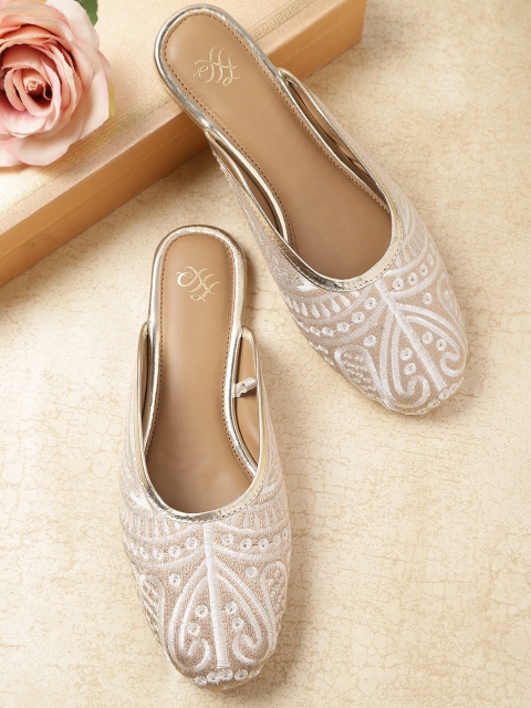 

House of Pataudi Women Beige & White Handcrafted Embroidered Mules