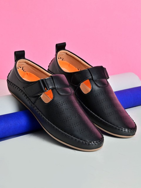 

INVICTUS Men Black Shoe-Style Sandals