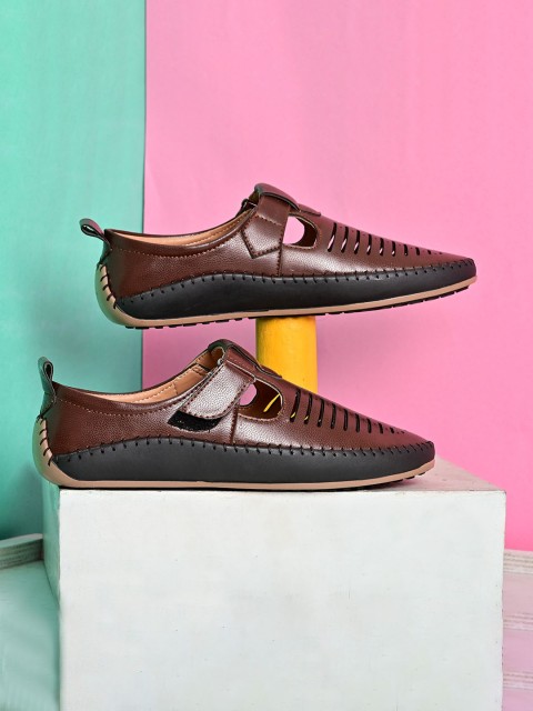 

INVICTUS Men Brown Shoe-Style Sandals