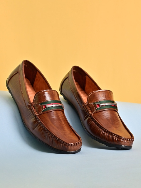 

INVICTUS Men Tan Loafers