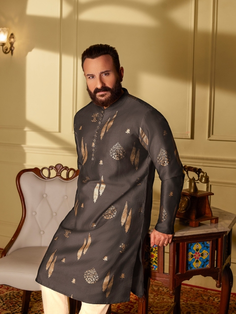 

House of Pataudi Men Charcoal Geometric Printed Mandarin Collared Straight Kurta