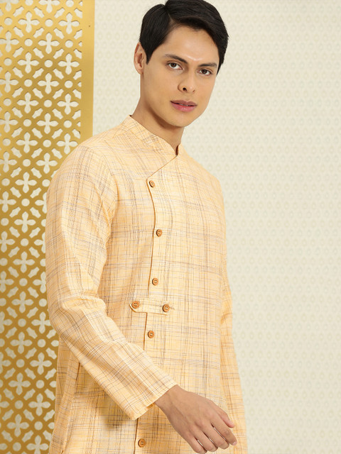 

House of Pataudi Men Yellow & Black Checked Rozana Angrakha Kurta