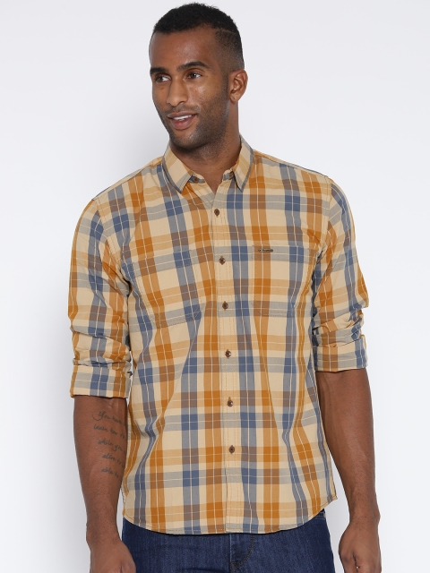 

Wrangler Men Mustard Yellow Checked Casual Shirt