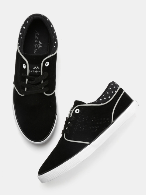 

Mast & Harbour Men Black Sneakers