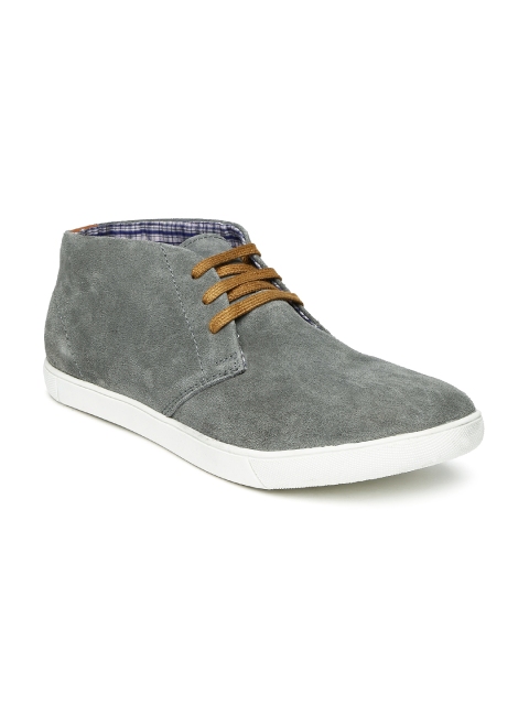 

Footin Men Grey Solid Suede Derby Shoes