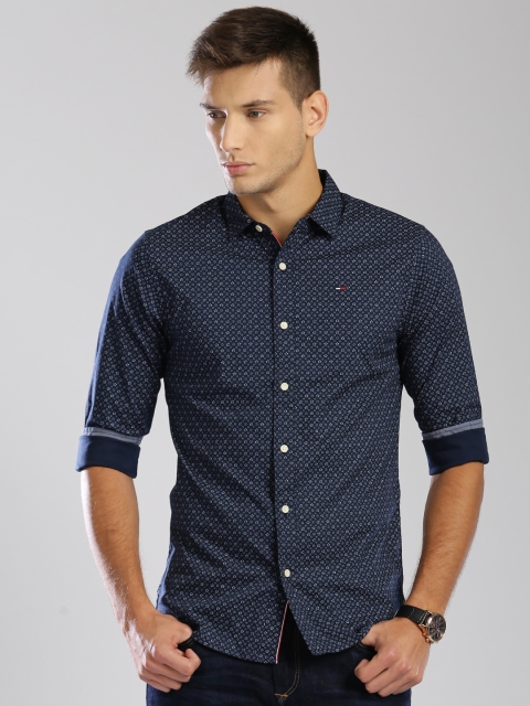 

Tommy Hilfiger Men Navy Slim Fit Printed Casual Shirt, Navy blue