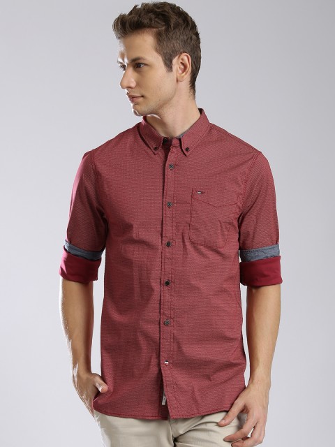

Tommy Hilfiger Men Red Printed Slim Fit Casual Shirt
