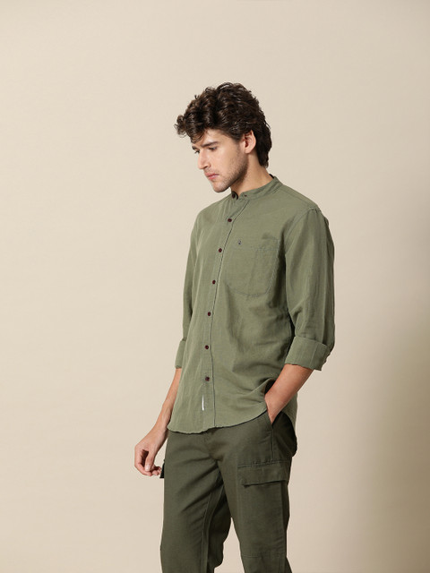 

Mr Bowerbird Men Olive Green Solid Tailored Fit Linen Casual Shirt with Notepad