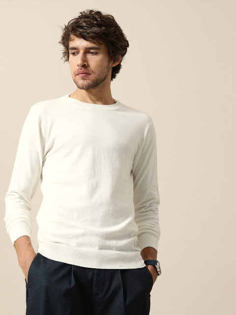 

Mr Bowerbird Men Off White Solid Tailored Fit Casual T-shirt