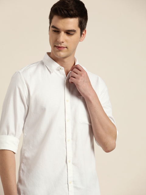 

INVICTUS Men White Solid Slim Fit Pocket Dobby Casual Shirt
