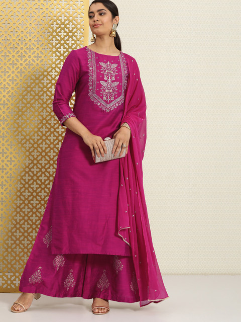 

House of Pataudi Women Burgundy Embroidered Regular Jashn Kurta Sets
