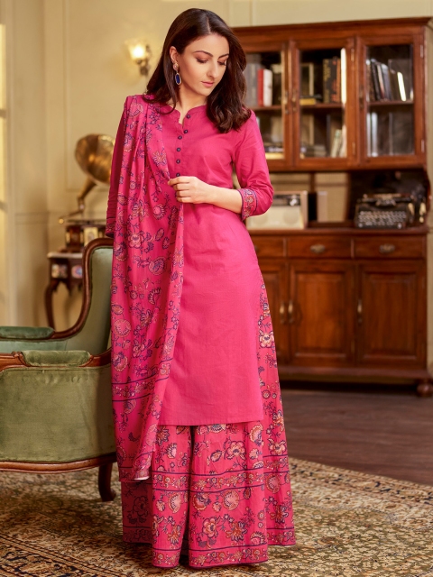 

House of Pataudi Women Pink& Blue Printed Jashn Kurta Set