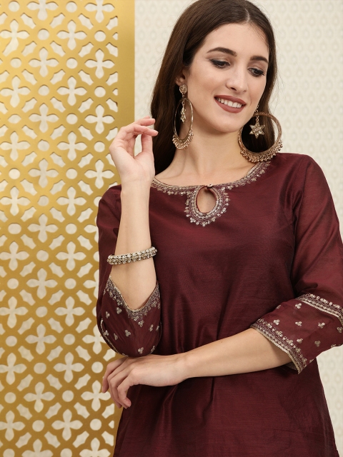 

House of Pataudi Women Maroon Regular Sequinned Jashn Kurta with Trousers