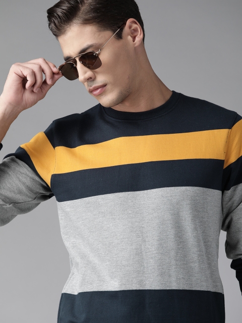 

Roadster Men Grey Melange & Navy Blue Colourblocked Sweatshirt