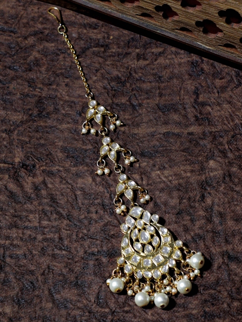 

KARATCART Gold-Plated & White Kundan-Studded Handcrafted Traditional Maangtikka