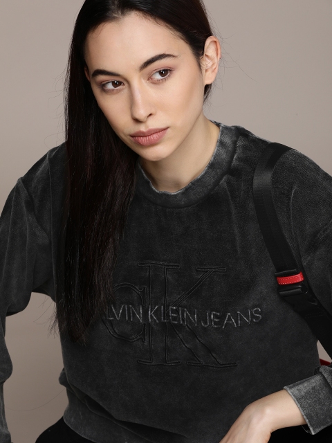 

Calvin Klein Jeans Women Black Embroidered Sweatshirt