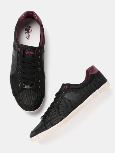 

Roadster Men Black Sneakers