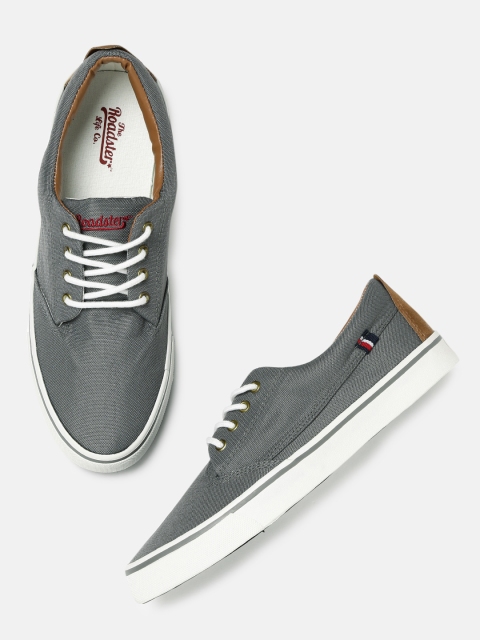 

Roadster Men Grey Sneakers
