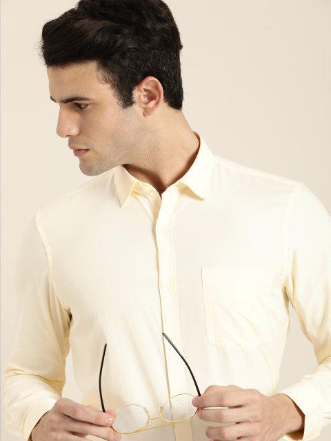 

INVICTUS Men Cream-Coloured Slim Fit Solid Formal Shirt