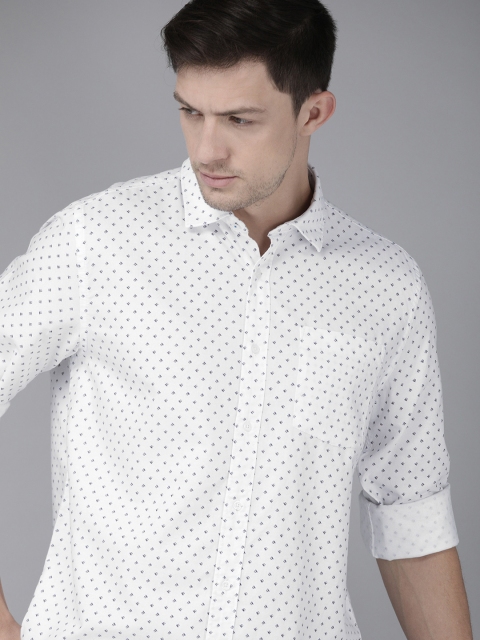 

Blackberrys Men White Slim Fit Printed Casual Shirt