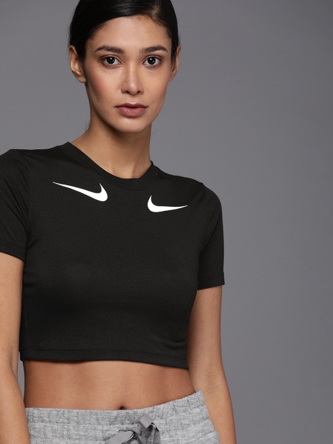 

Nike Black Brand Logo Regular NSW TEE SWOOSH Crop Top