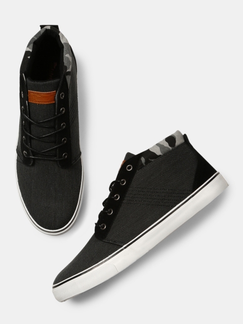 

Roadster Men Black Solid Sneakers