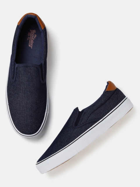 

Roadster Men Navy Solid Slip-On Sneakers, Navy blue