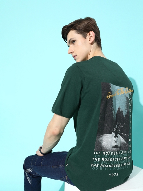 

Roadster Men Green Printed Photographic Tshirt