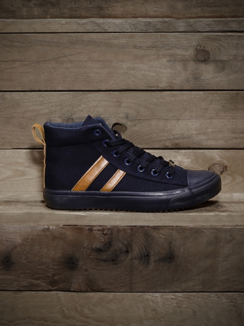 

Roadster Men Navy Mid-Top Sneakers, Navy blue