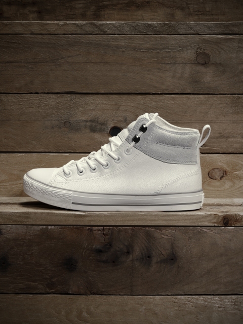 

Roadster Men White Solid Mid-Top Sneakers