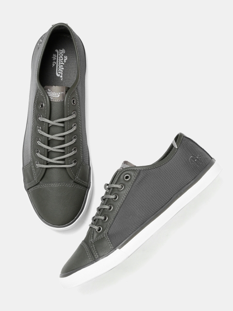 

Roadster Men Grey Solid Sneakers