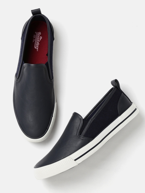 

Roadster Men Navy Solid Slip-On Sneakers, Navy blue