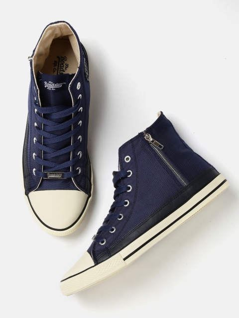 

Roadster Men Navy Solid High-Top Sneakers, Navy blue
