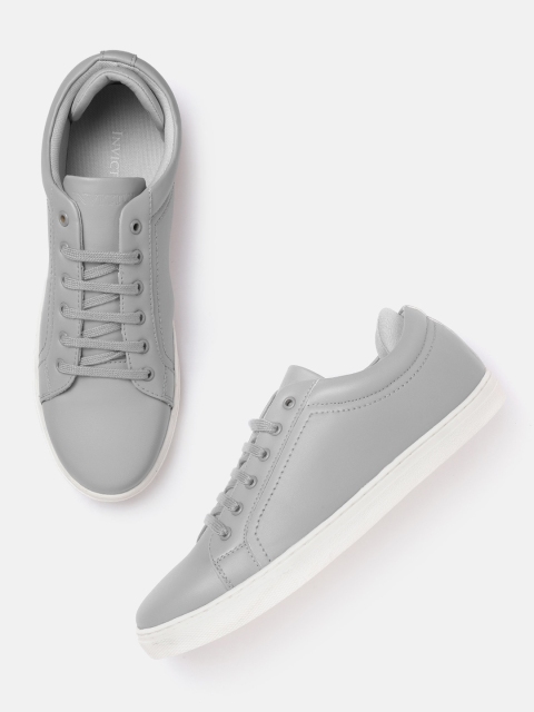 

INVICTUS Men Grey Solid Sneakers