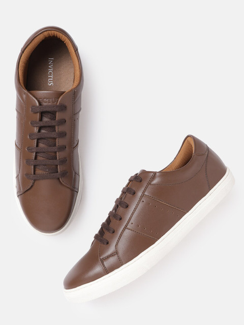 

INVICTUS Men Brown Solid Sneakers