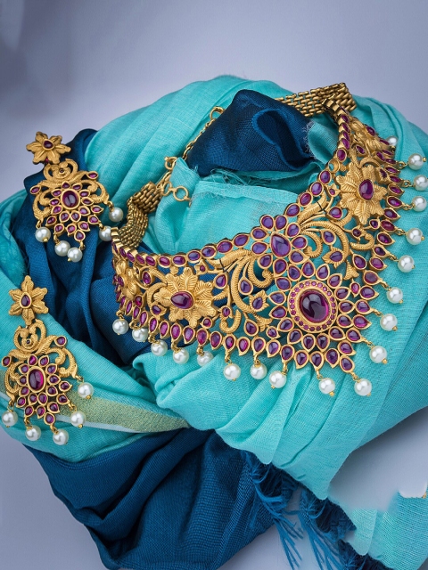 

Alankruthi Gold-Plated Pink & White Stone-Studded & Beaded Jewellery Set
